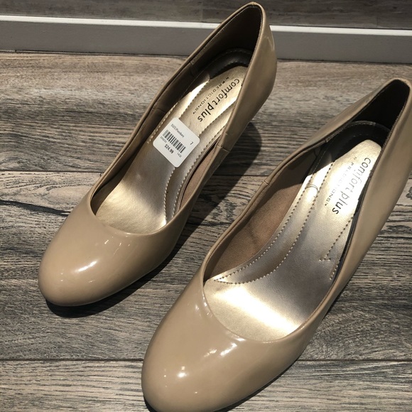 Heels - Picture 2 of 3